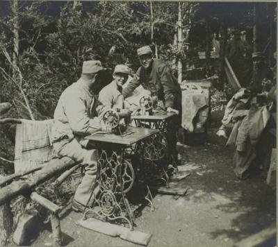 camp-renie-machine-a-coudre-20-6-1915.jpg