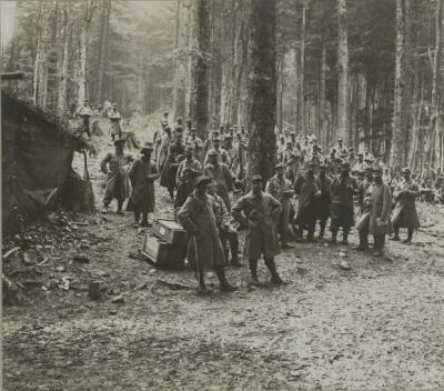 camp-thomannsplatz-soldats-aux-repos-20-juin-1915.jpg