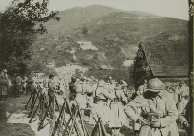cie-infanterie-essayant-masque-a-gaz-moosch-11-oct-1916.jpg